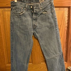31x32 Levi 501 jeans. Great condition, no fraying.